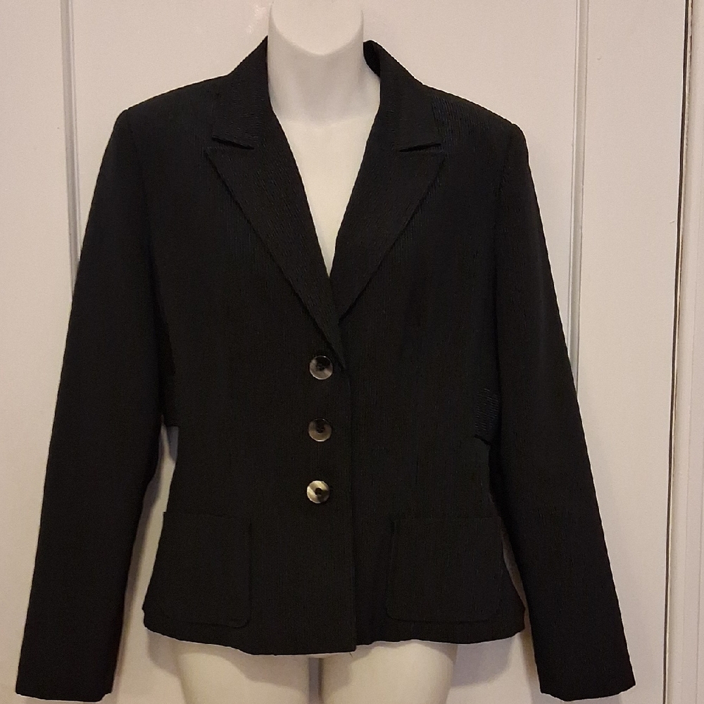 Classic Larry Levine Blue 3 Buttonl Blazer Front Pockets Size Small 8